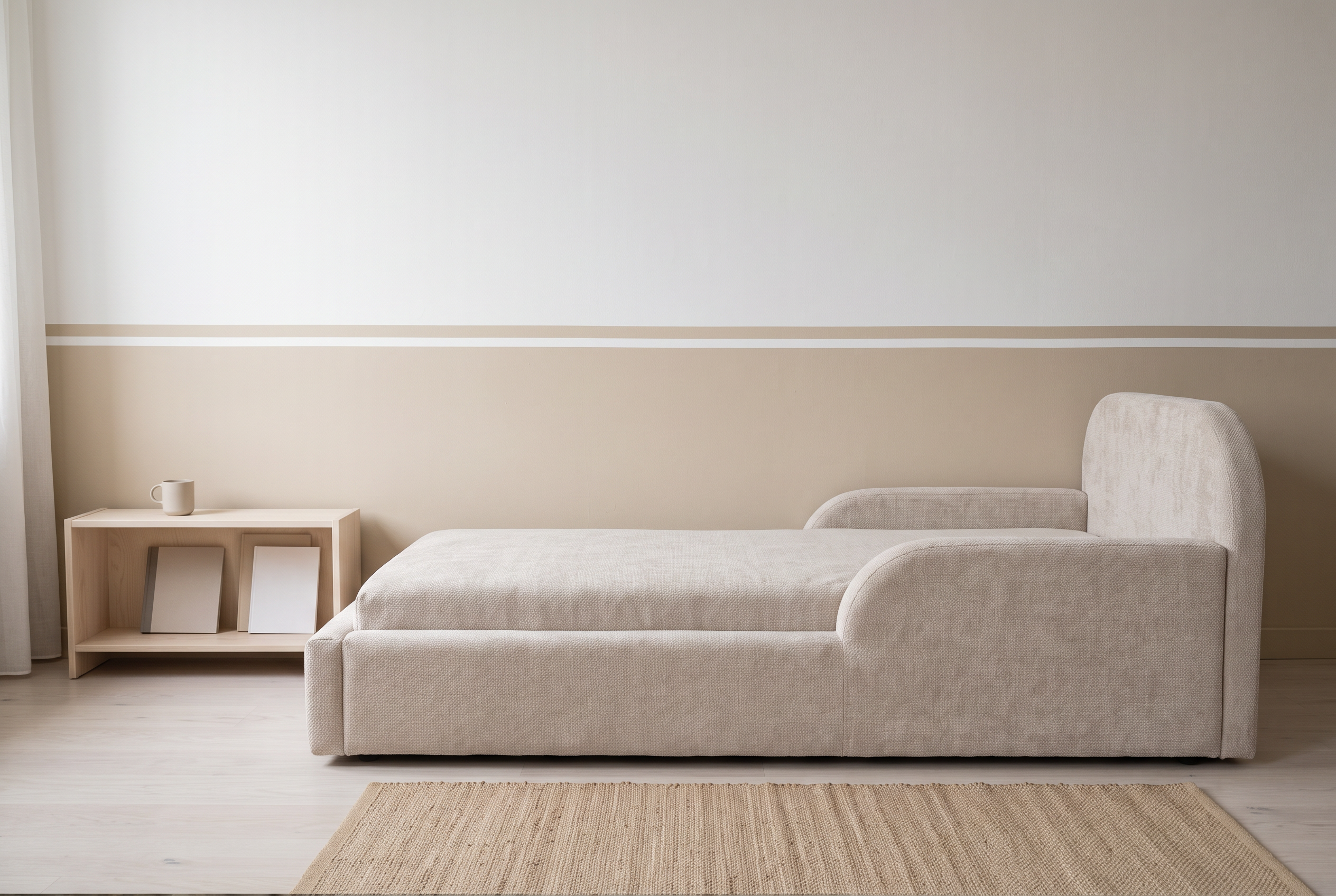 Minimalistisches Kinderzimmer mit Mila Cloud Kinderbett in Sandbeige